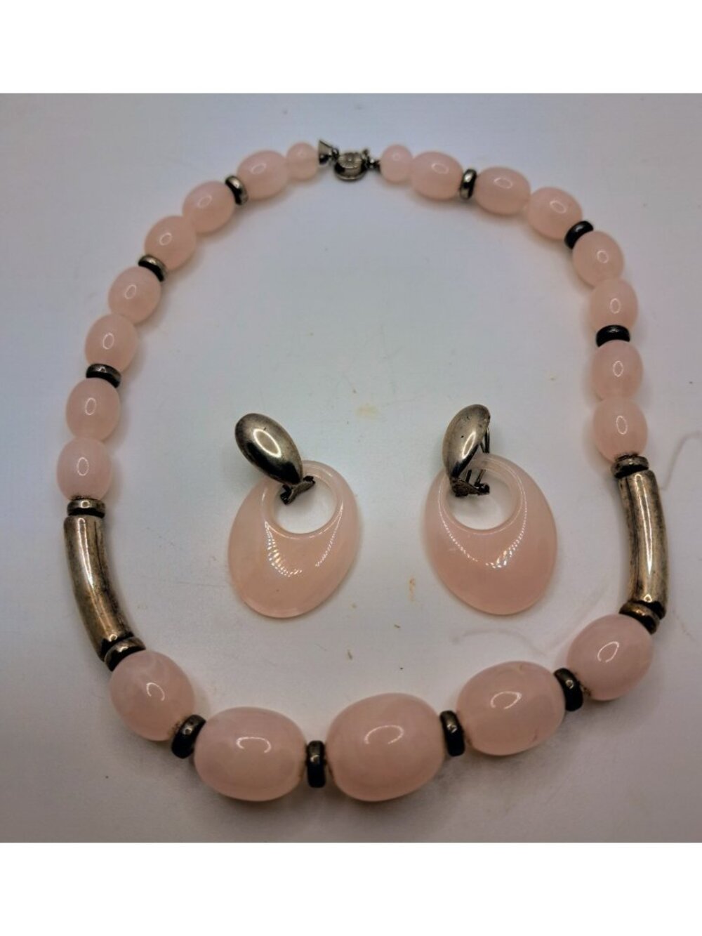 Vintage Rose Pink Silvertone Oval Bead Necklace Earrings Boxed Set Lightweight